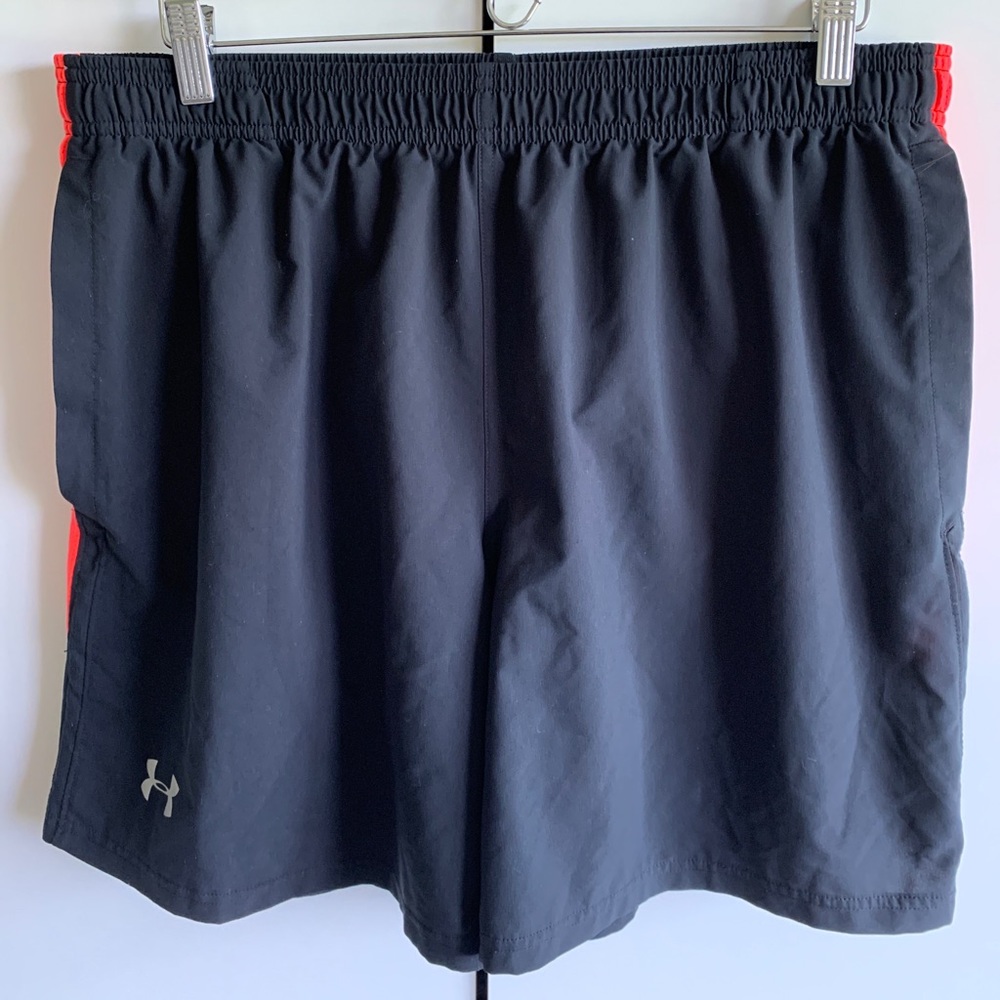 UA fitted running shorts with liner and pockets